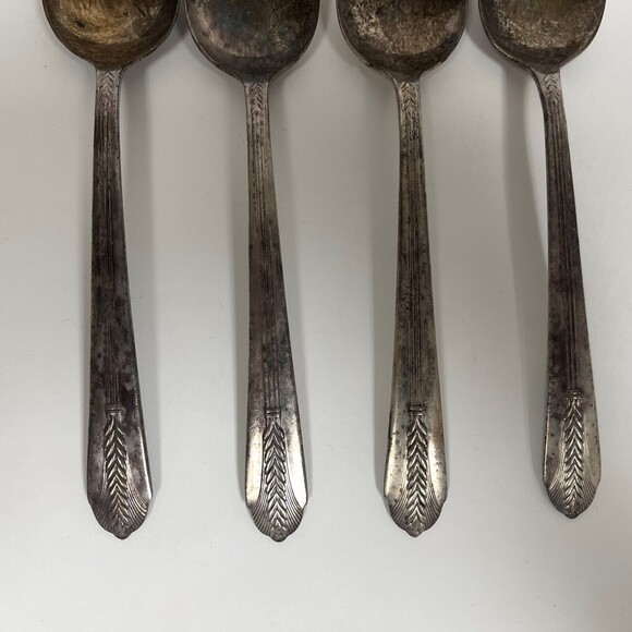 Wm. Rogers International Silver Allure Silver-plate Flatware Serving Spoons - Picture 3 of 6